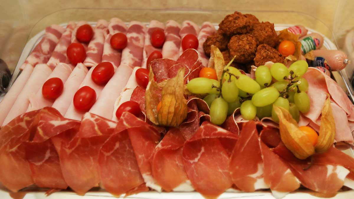 Frühstücksbuffet Wurstplatte