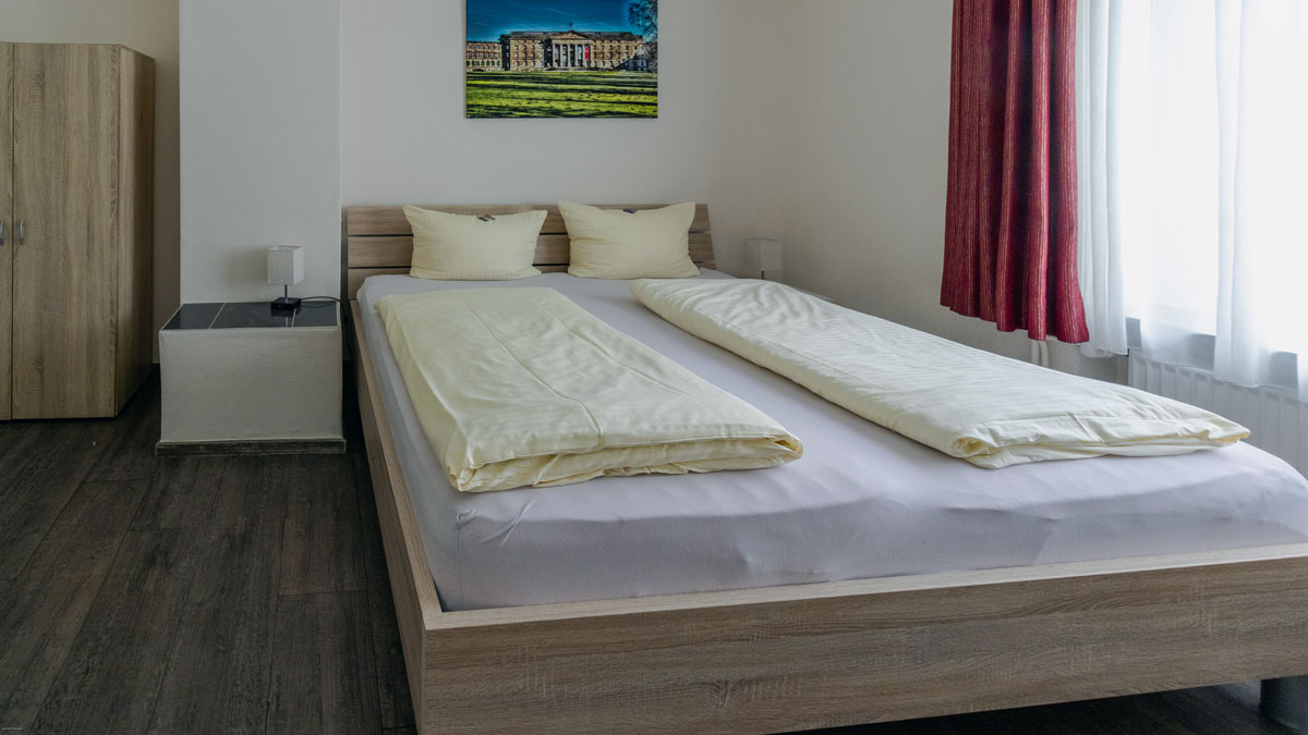 Doppelzimmer, Doppelbett